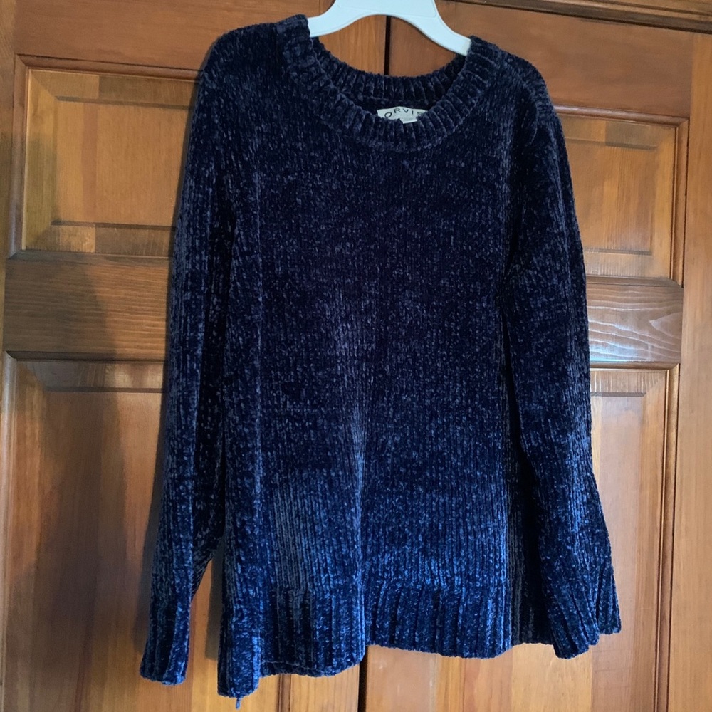 Dark blue sweater